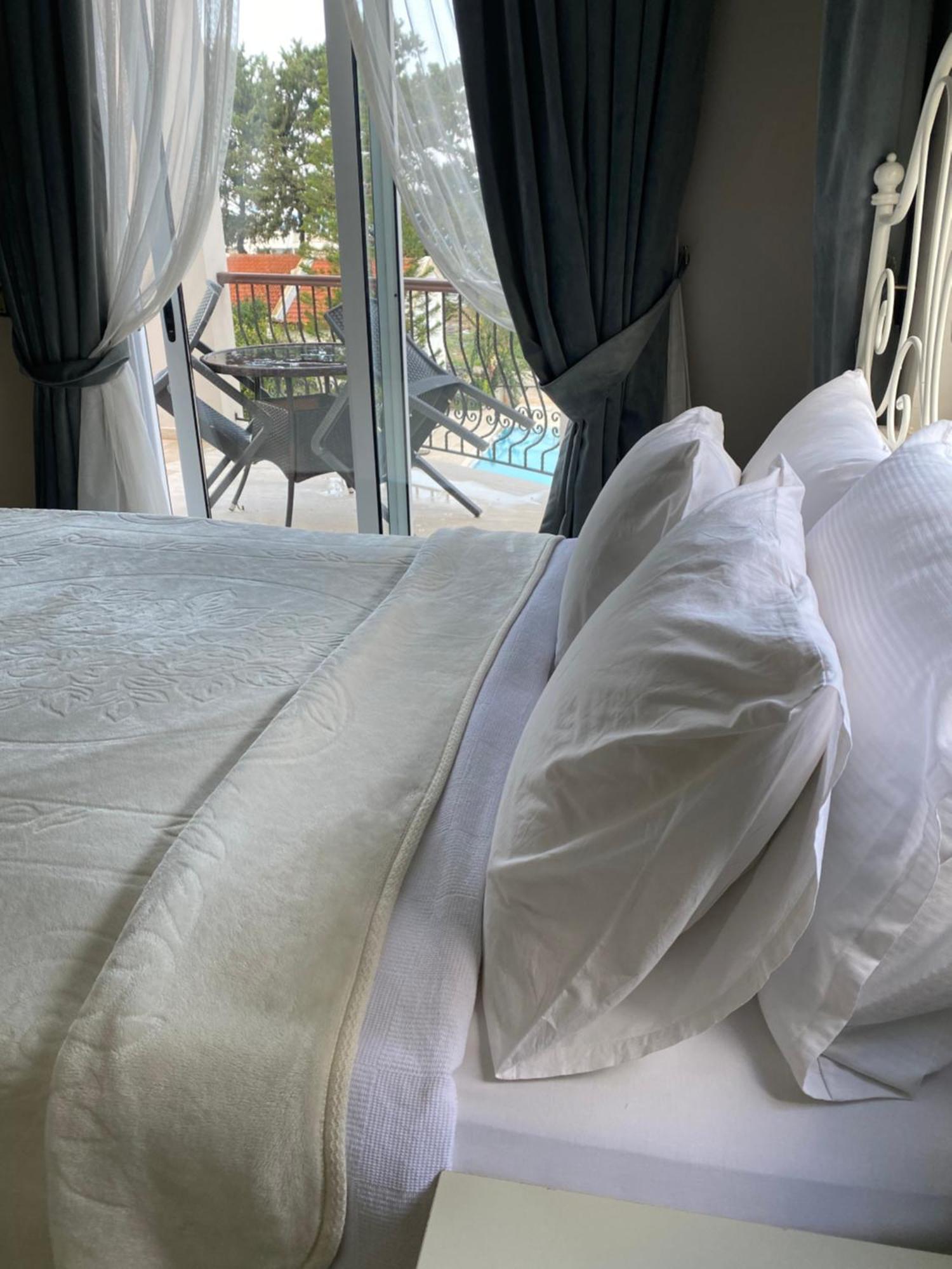 Hotel The &