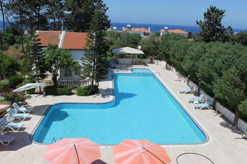 Hotel The &