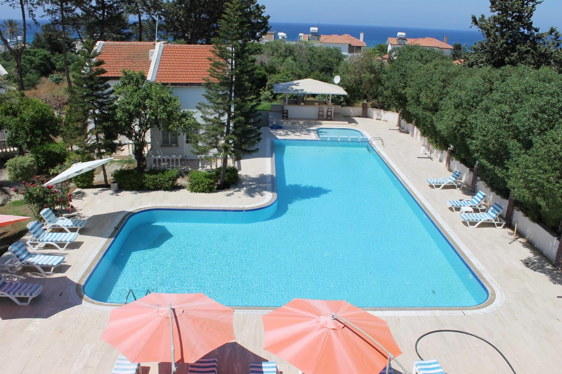 The & Agios Georgios (Kyrenia)