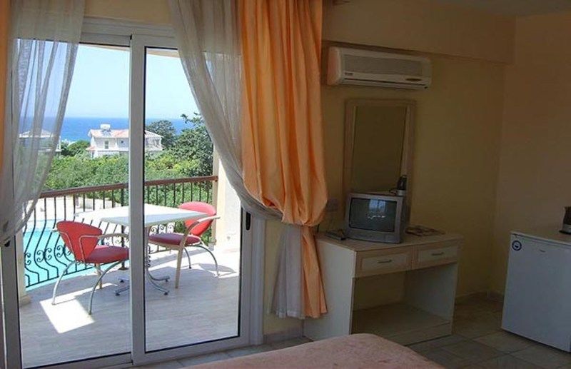 The & Otel Agios Georgios (Kyrenia)